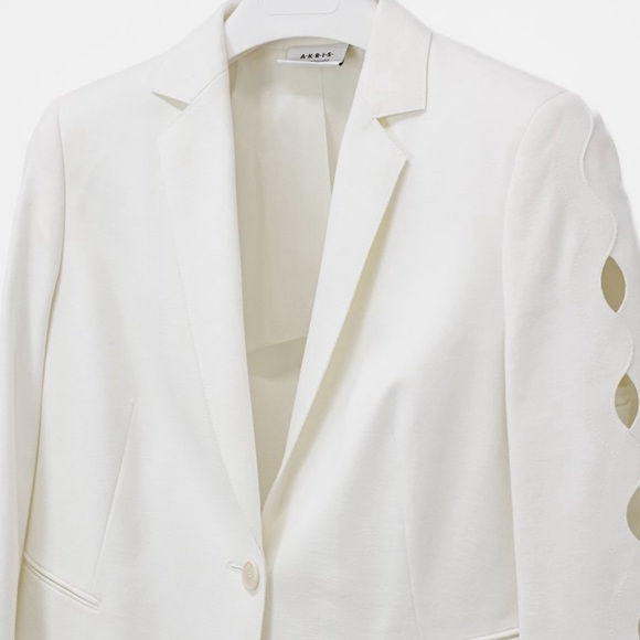 Akris Punto Cream Blazer - Picture 3 of 10